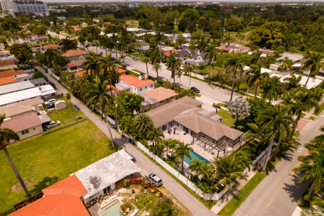 Hollywood - Luxury Estate Advisors